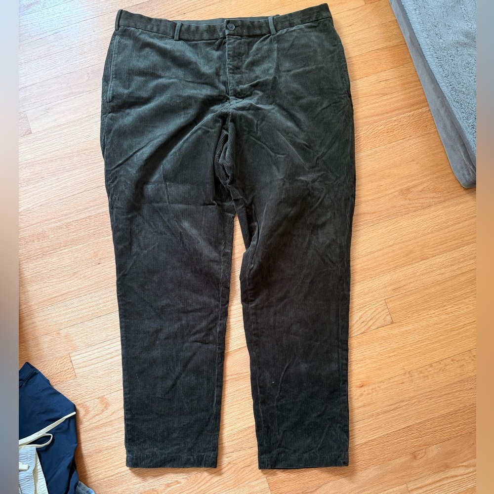 Uniqlo Men's Olive Green Corduroy Pants